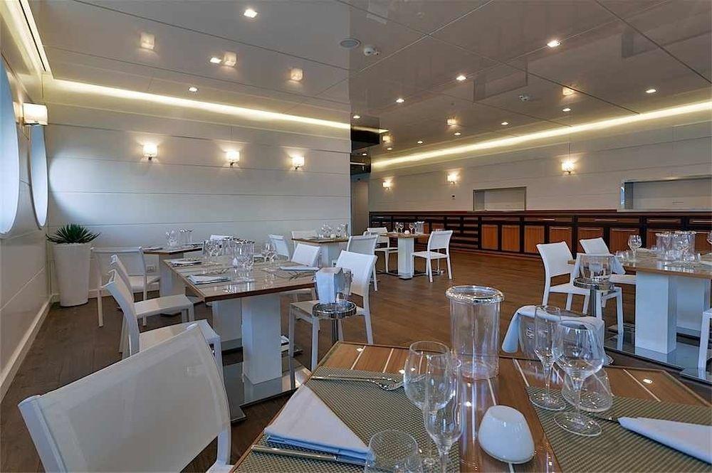 Yacht Club Marina Di Loano Hotel Eksteriør billede