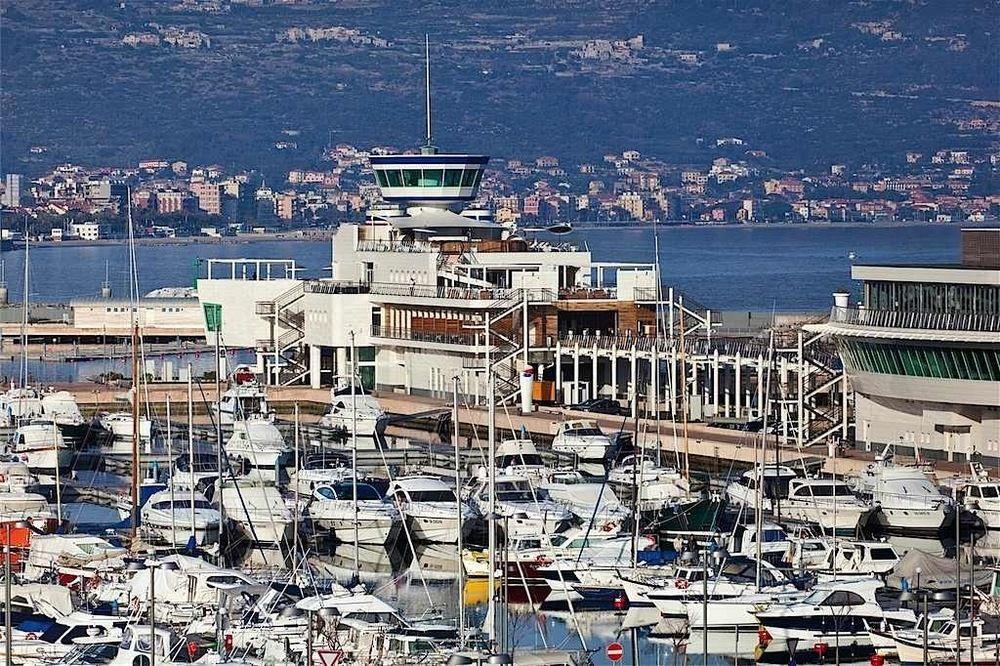 Yacht Club Marina Di Loano Hotel Eksteriør billede