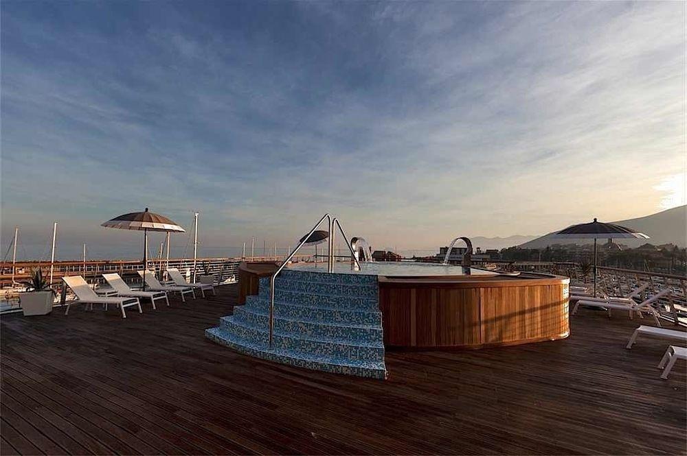 Yacht Club Marina Di Loano Hotel Eksteriør billede