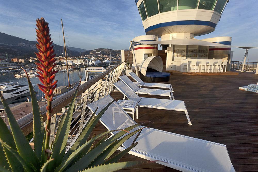Yacht Club Marina Di Loano Hotel Eksteriør billede