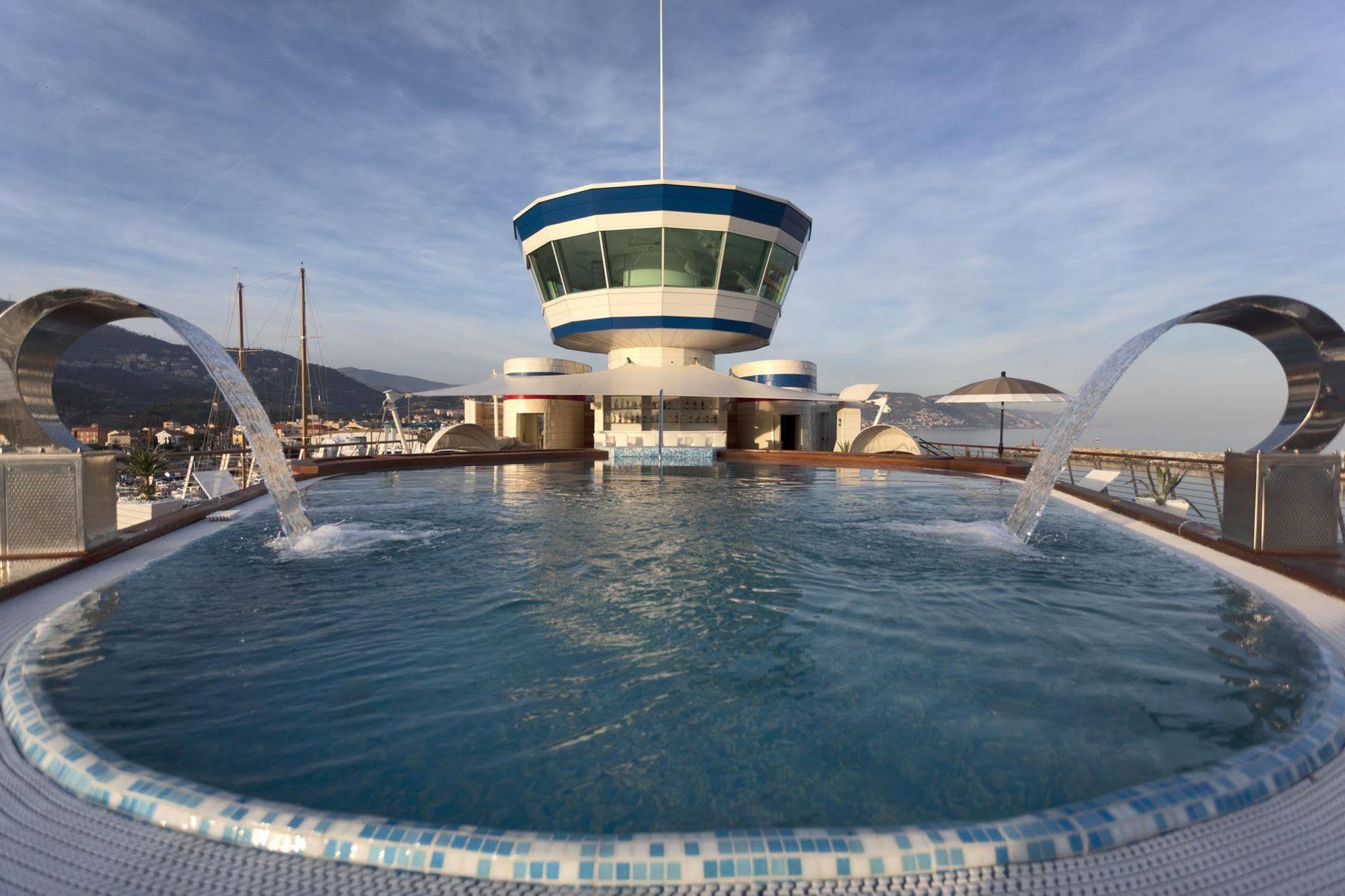 Yacht Club Marina Di Loano Hotel Eksteriør billede