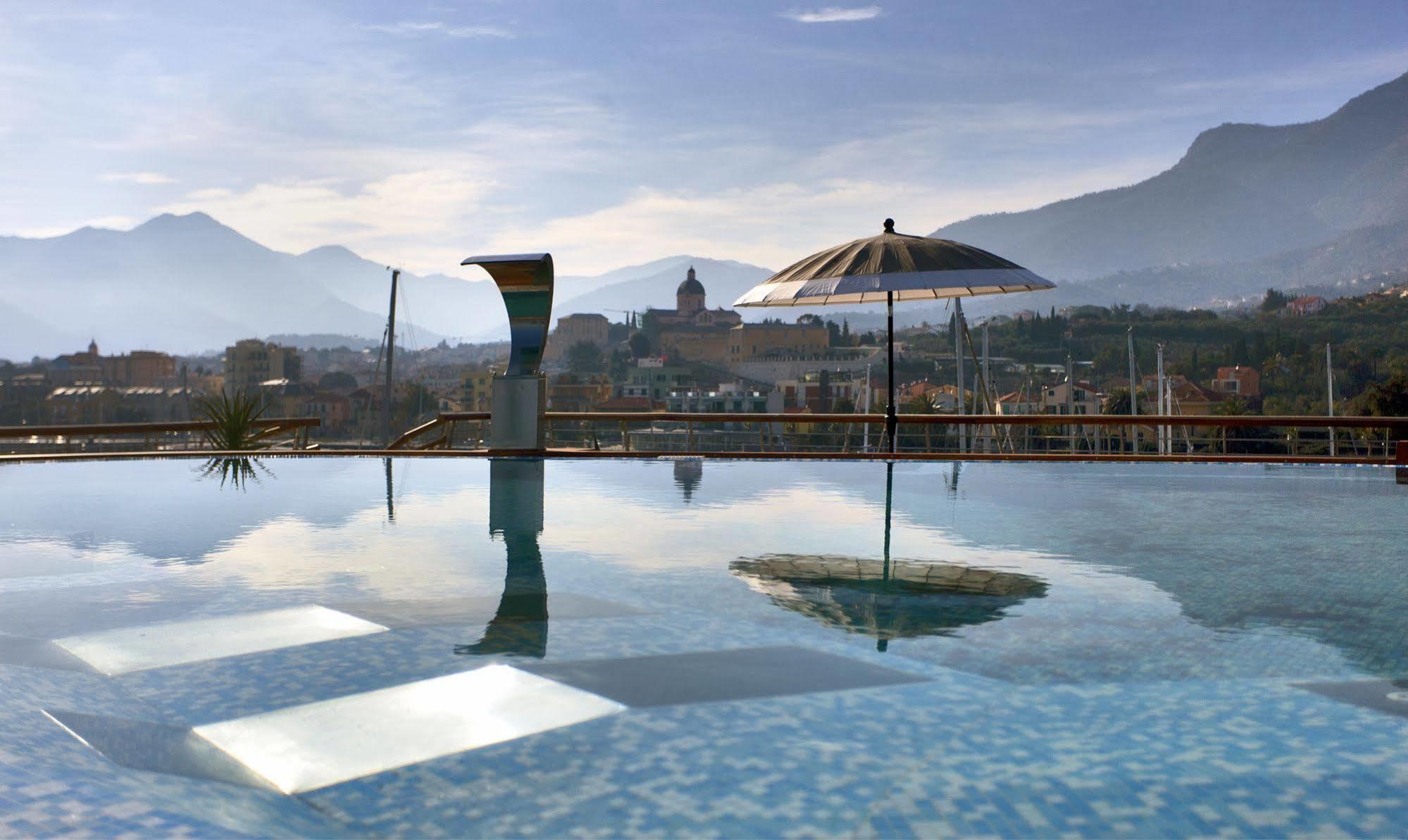 Yacht Club Marina Di Loano Hotel Eksteriør billede