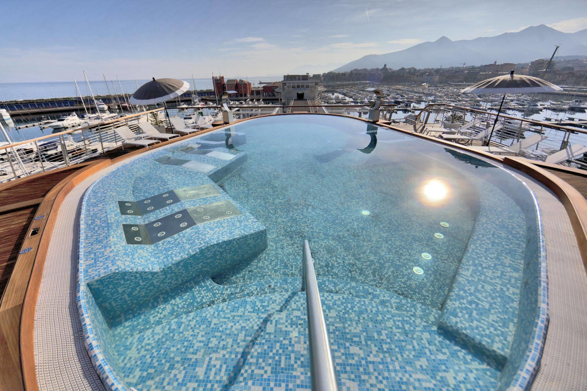 Yacht Club Marina Di Loano Hotel Eksteriør billede