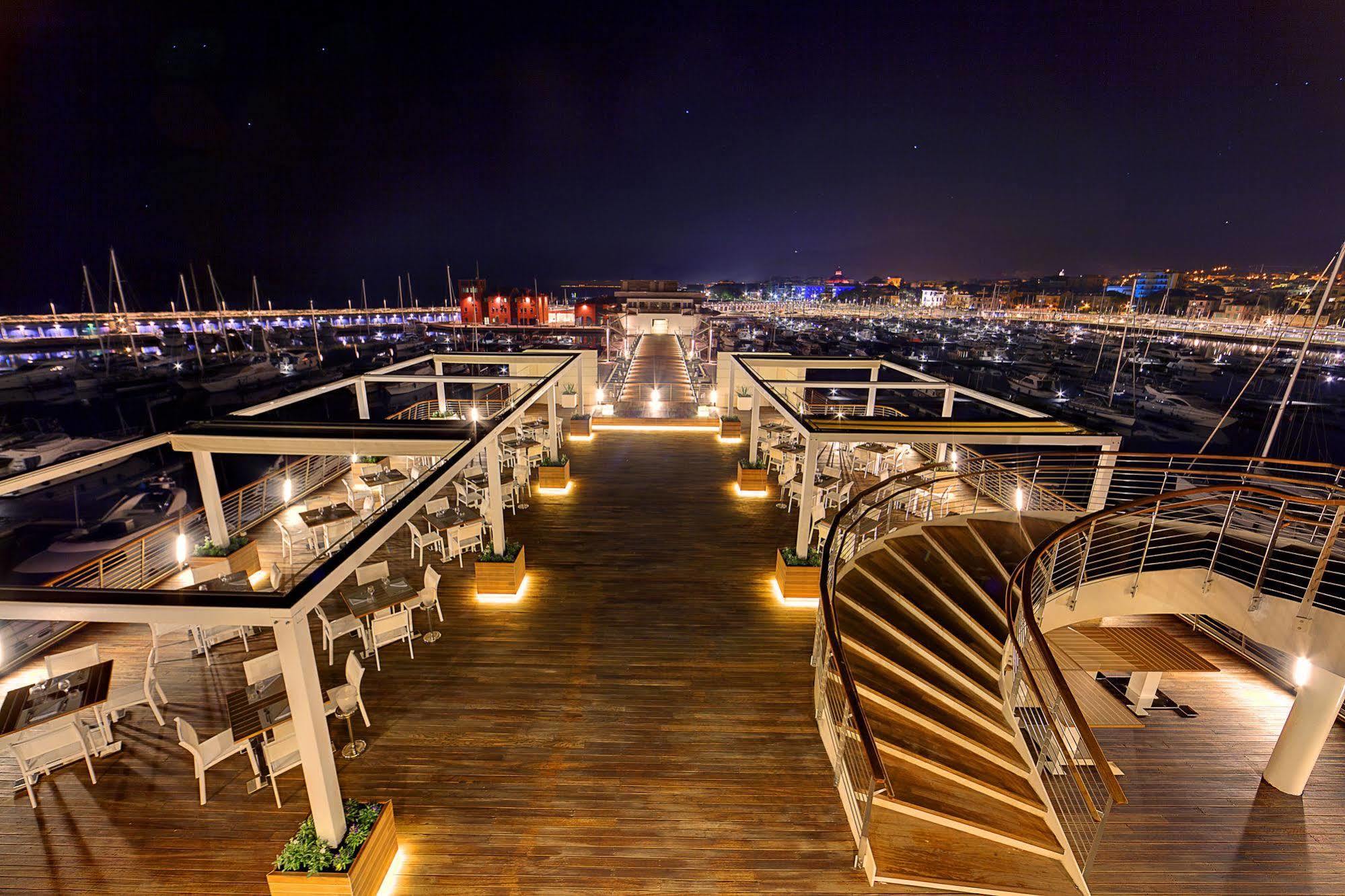Yacht Club Marina Di Loano Hotel Eksteriør billede